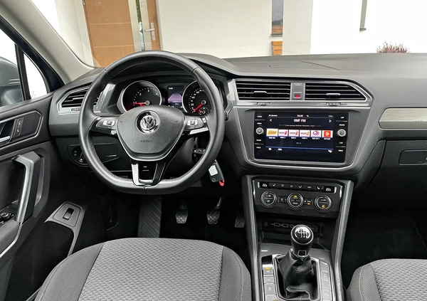 Volkswagen Tiguan Allspace cena 76900 przebieg: 209000, rok produkcji 2018 z Koszalin małe 301